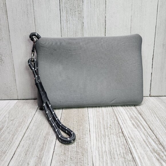 Haute Shore Max Paris Card Case Purse Wallet Neoprene Gray Zippered - Picture 3 of 5